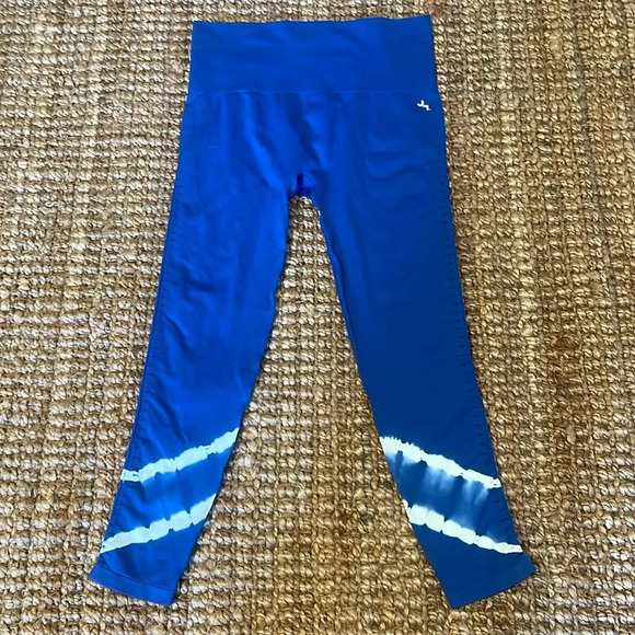 JOYLAB Seamless Capri Blue and Tie Dye Leggings size medium - Picture 1 of 6